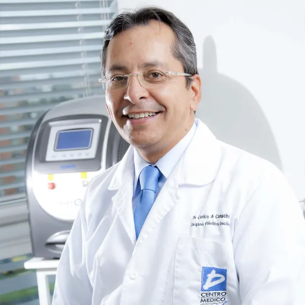 Img-cirujano-plastico-en-bogota-Nosotros-Dr. Carlos Camacho