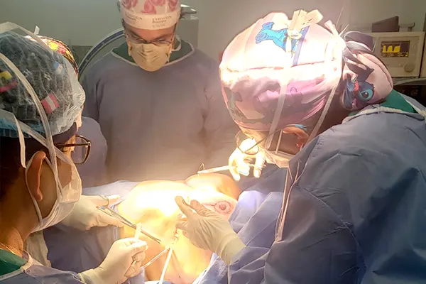 Img-cirujano-plastico-en-bogota-ServiciosHome-Oncológicas